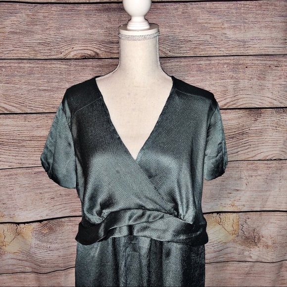 Motherhood Maternity Short Sleeve V Neck Top Sz XL - Picture 3 of 8